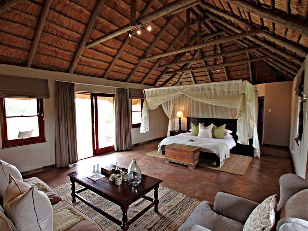 Hlosi Game Lodge